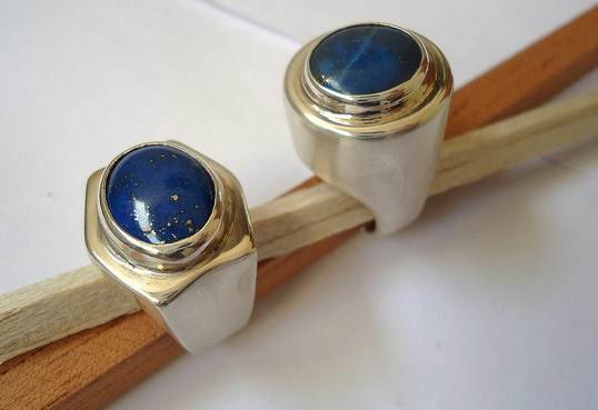 Anel de prata com pedra lazuli