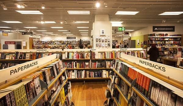 Setor de livros de uma loja de departamento