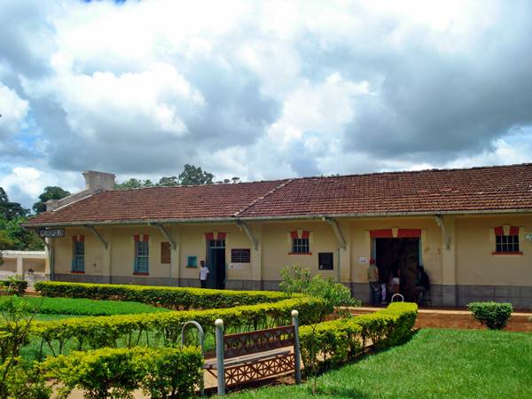 Fachada do Museu dos Dinossauros