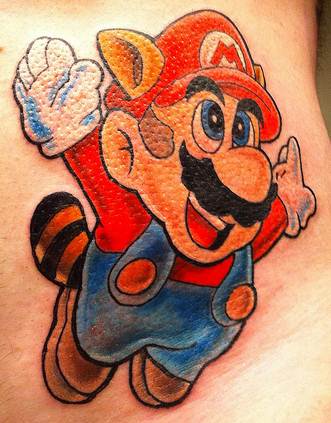 Fanáticos por jogos tatuam a imagem do personagem principal, no caso o Mario