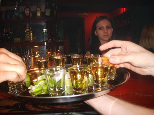 Em algumas competições do Tequila Shot o competidor tem a cabeça girada