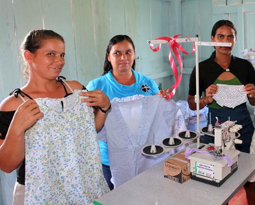 Produção de vestuário adulto e infantil