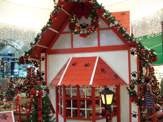 Decoração de natal no Shopping Uberaba. (Foto: Róger Raimundo) Decoração de natal no Shopping Uberaba.