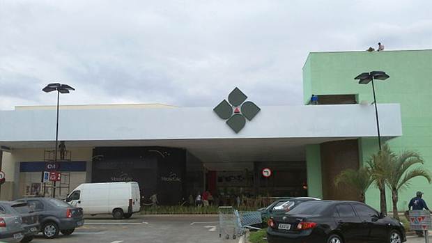 Fachada do Shopping Uberaba (Foto: Róger Randerson) Fachada do Shopping Uberaba