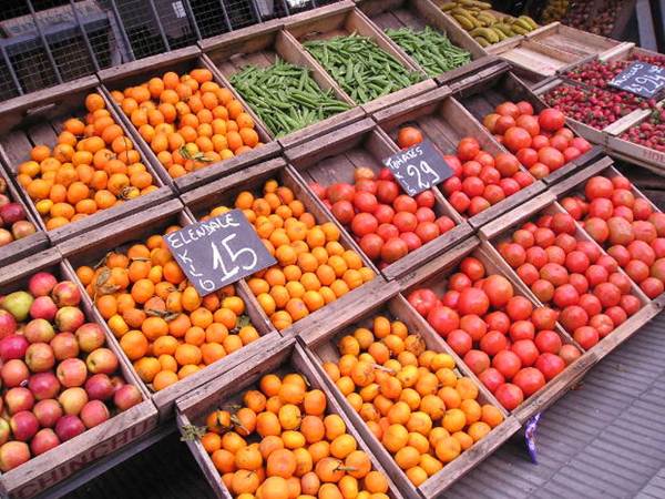 Frutas e verduras em exposição em Feiras Livres - Foto MorgueFile @Alvimann Frutas e verduras em exposição em Feiras Livres - Foto MorgueFile @Alvimann